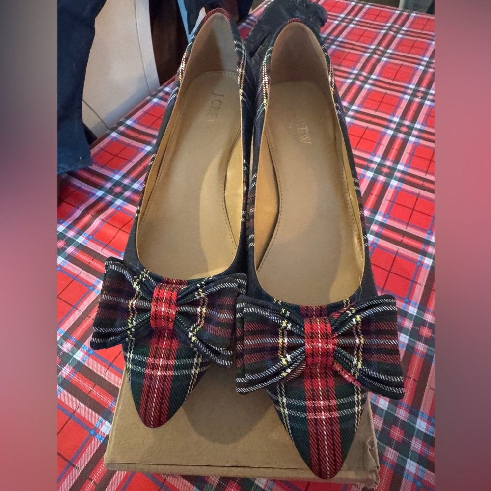J CREW Tartan Esme kitten heels
stewart tartan black red
 SZ 9